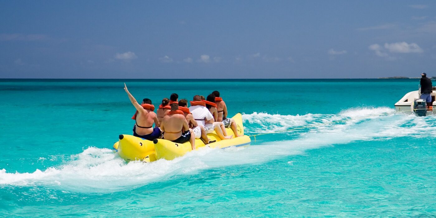 Stress-Free Airport Transfers in Nassau with Donika Transportation Bahamas