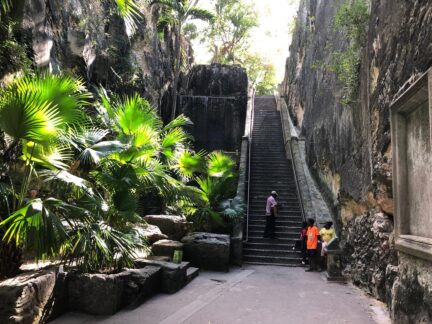 nassau-historical-walking